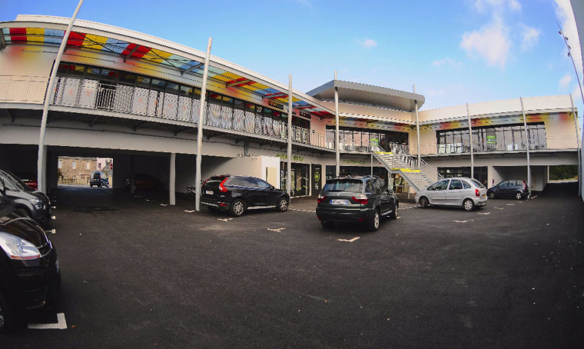 LOCAL COMMERCIAL LESNEVEN A VENDRE - 12130