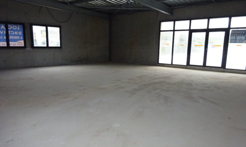 LOCAL COMMERCIAL LESNEVEN A LOUER - C10612