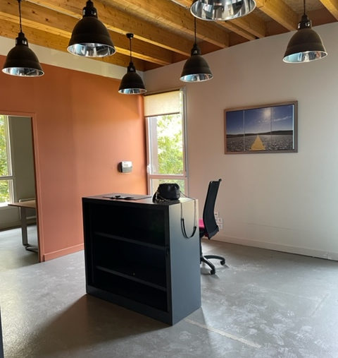 BUREAU GUIPAVAS A LOUER - 814