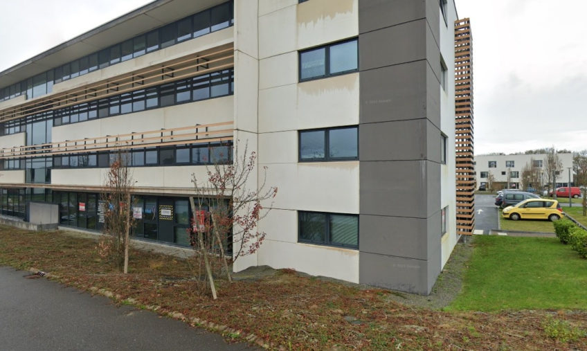 BUREAU  GUIPAVAS PRAT PIP  A LOUER - 921
