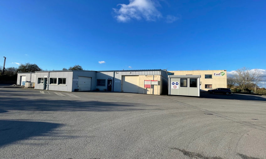 LOCAL ACTIVITE KERSAINT PLABENNEC A VENDRE - 1018