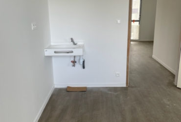 BUREAU LE RELECQ KERHUON A VENDRE
