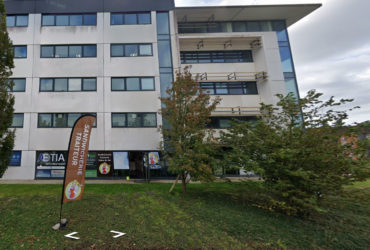 BUREAU GUIPAVAS PRAT PIP A VENDRE - 1054
