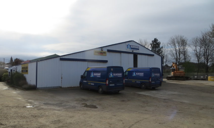 LOCAL D’ACTIVITE  PLOURIN LES MORLAIX A VENDRE - 804