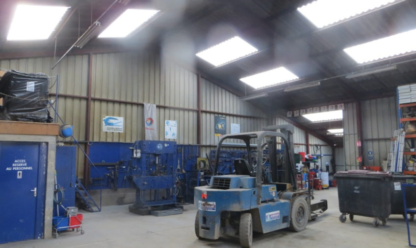 LOCAL D’ACTIVITE  PLOURIN LES MORLAIX A VENDRE - 804