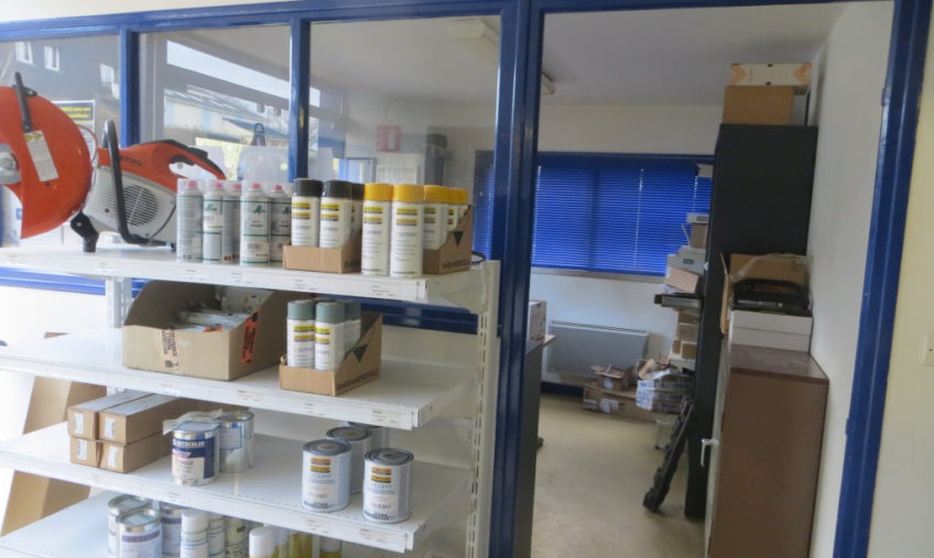 LOCAL D’ACTIVITE  PLOURIN LES MORLAIX A VENDRE - 804