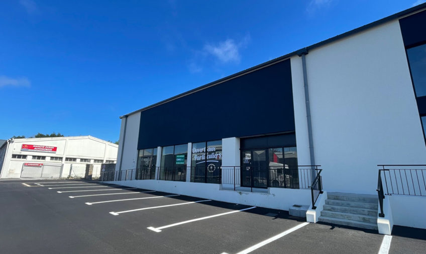 2 DERNIERS LOTS- LOCAL ACTIVITE PREMIER RIDEAU BREST KERGONAN A LOUER - 1006