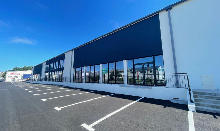DERNIER LOT- LOCAL ACTIVITE PREMIER RIDEAU BREST KERGONAN A LOUER - 1005
