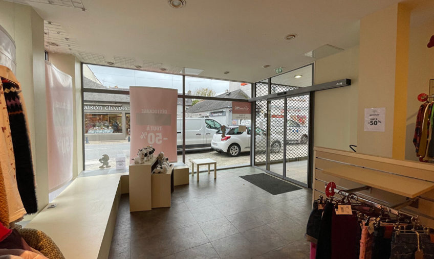 LOCAL COMMERCIAL LANDERNEZU CENTRE VILLE A CEDER - 1134
