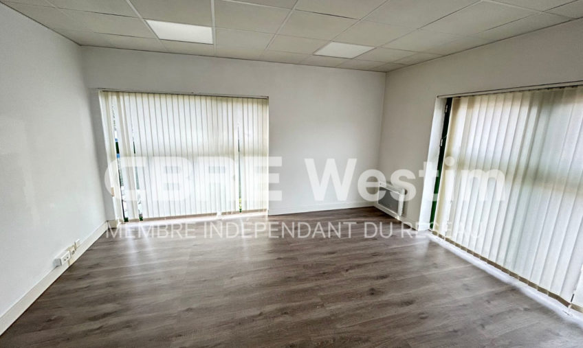 A LOUER PLATEAU DE BUREAUX - 1506