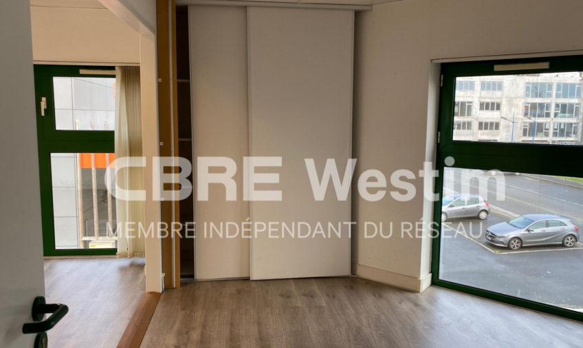 A LOUER PLATEAU DE BUREAUX - 1506