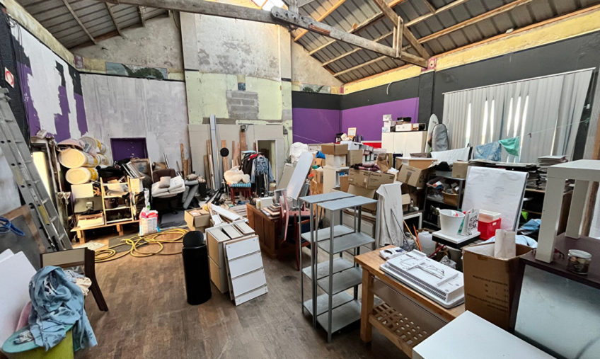 BUREAU PLOUGUERNEAU A VENDRE - 1529