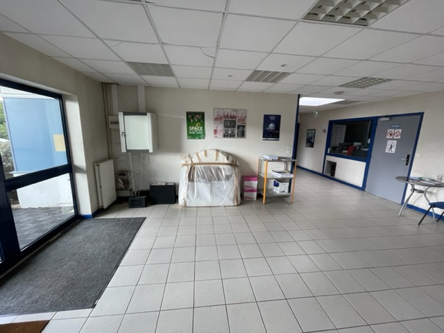 LOCAL ACTIVITE + BELLE SURFACE FONCIERE – ZA BEG AR C’HRA PLOUNEVEZ MOEDEC - 1109