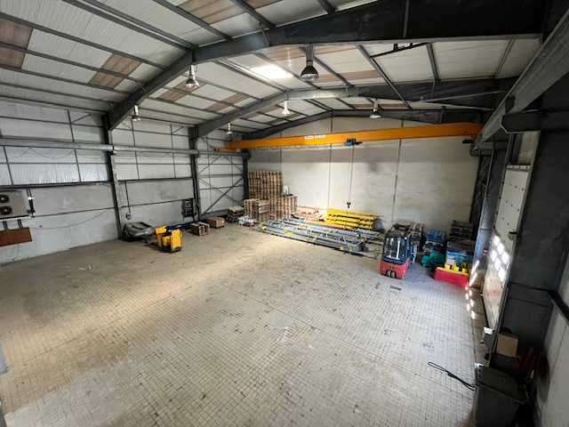 ENTREPOT LANDIVISIAU A LOUER - 1223