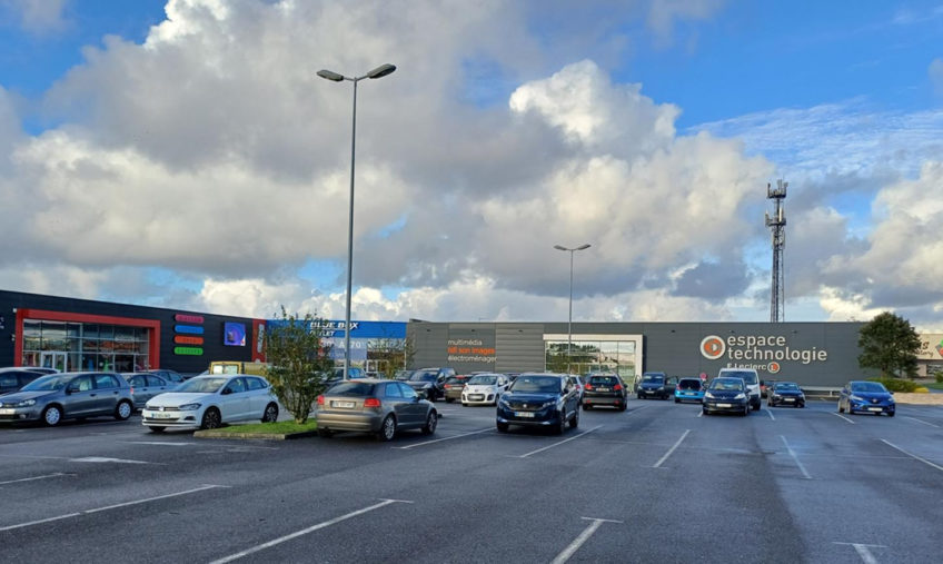 LOCAL COMMERCIAL GUILERS A LOUER - 1269