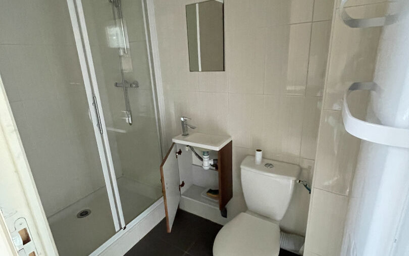 LOCAL COMMERCIAL BREST PROCHE JAURES A VENDRE - 1515