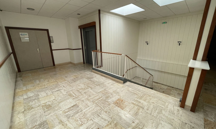 A LOUER PLATEAU DE BUREAU - 1589