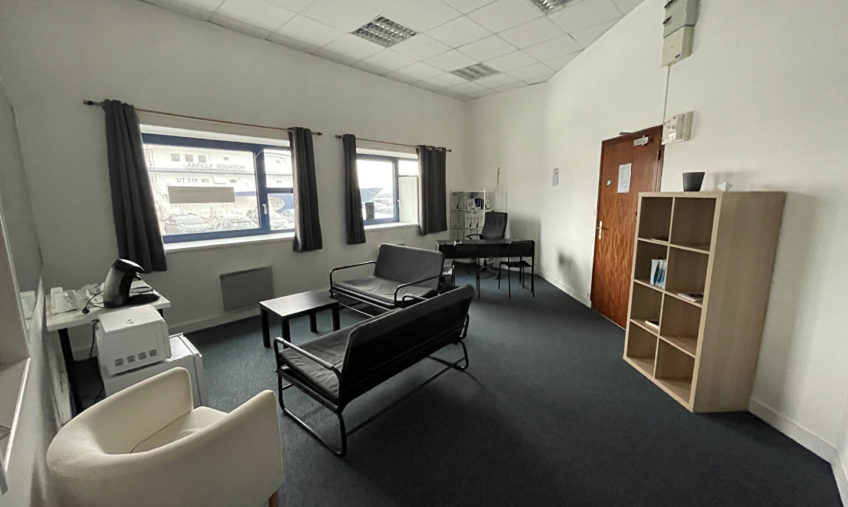 A LOUER BUREAU - 1244