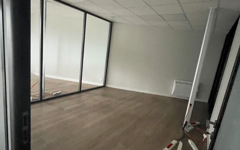 A LOUER LOCAL COMMERCIAL - 1479