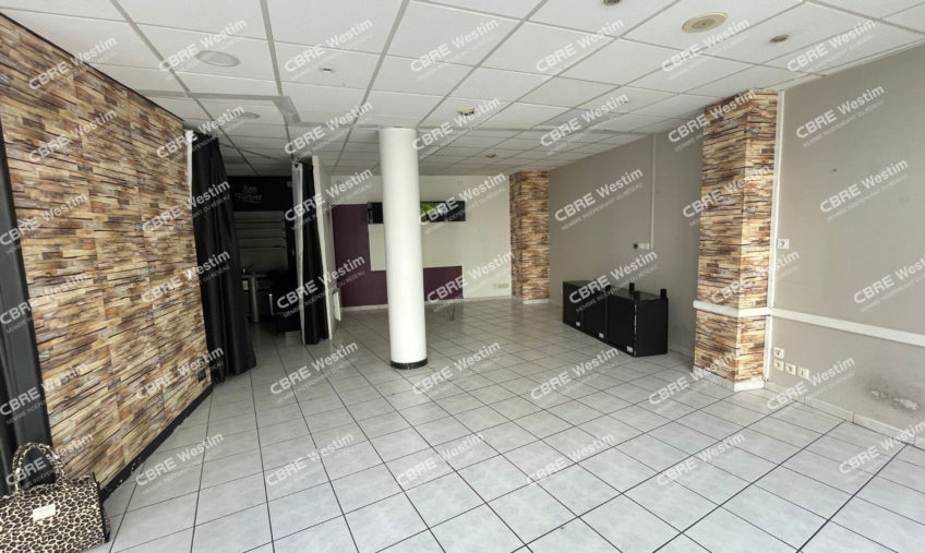 A LOUER LOCAL COMMERCIAL - 1555