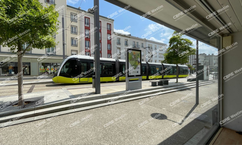 A LOUER EMPLACEMENT N°1 - 1586