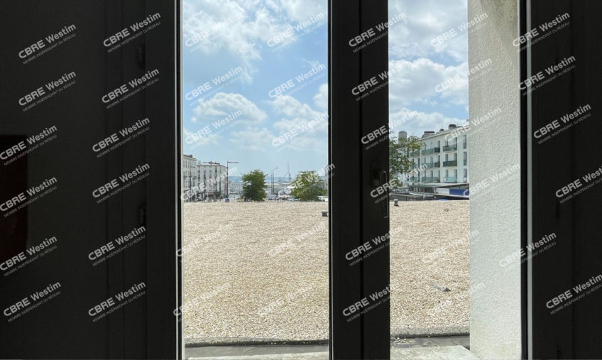 A LOUER EMPLACEMENT N°1 - 1586