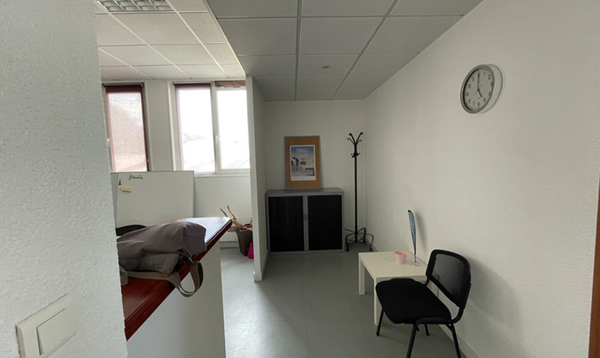 A LOUER PLATEAU DE BUREAU - 1589