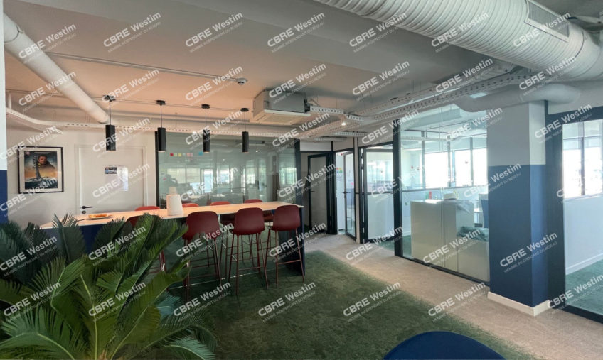 A LOUER – BUREAUX  – PORT DE COMMERCE – RARE - 1599