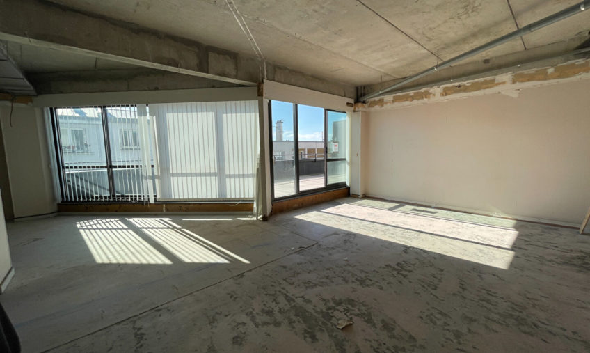 A LOUER PLATEAU DE BUREAU - 1621