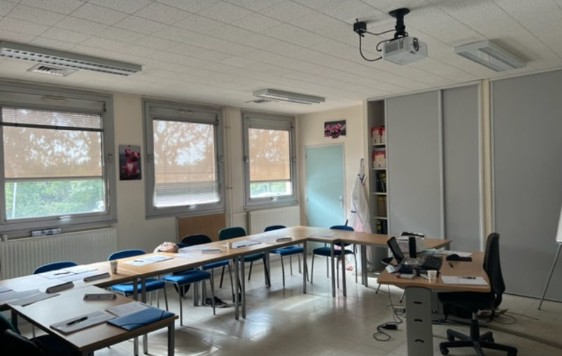 IMMEUBLE DE BUREAUX GOUESNOU KERGARADEC A LOUER - 1398