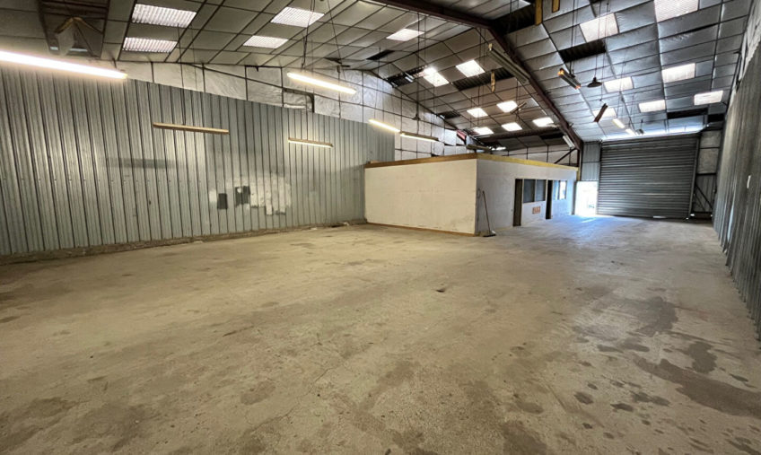 ENTREPOT GUIPAVAS KERGARADEC A LOUER - 1531