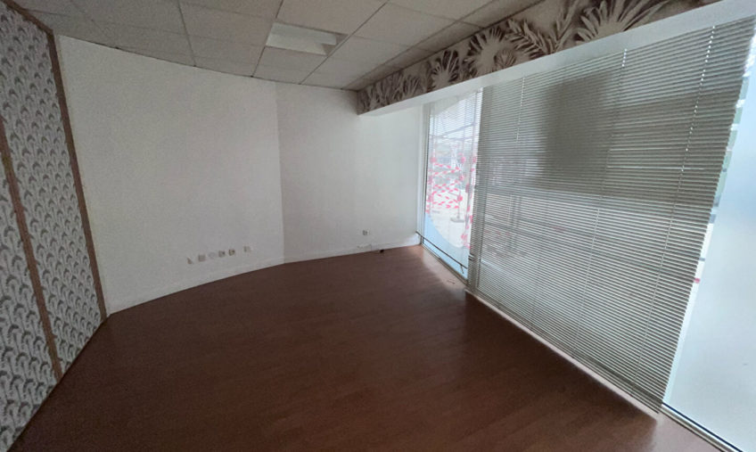 A VENDRE LOCAL COMMERCIAL - 927