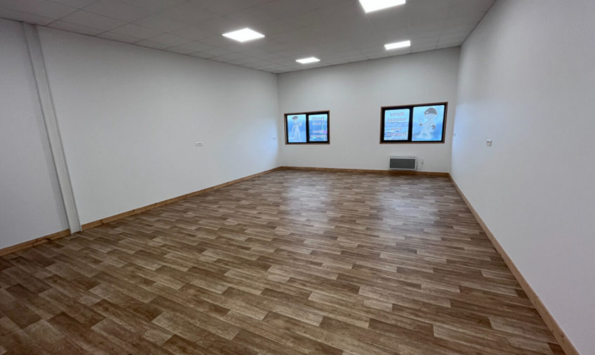 A LOUER – BUREAU DE 52 M² – PLOUDANIEL MESCODEN - 1010