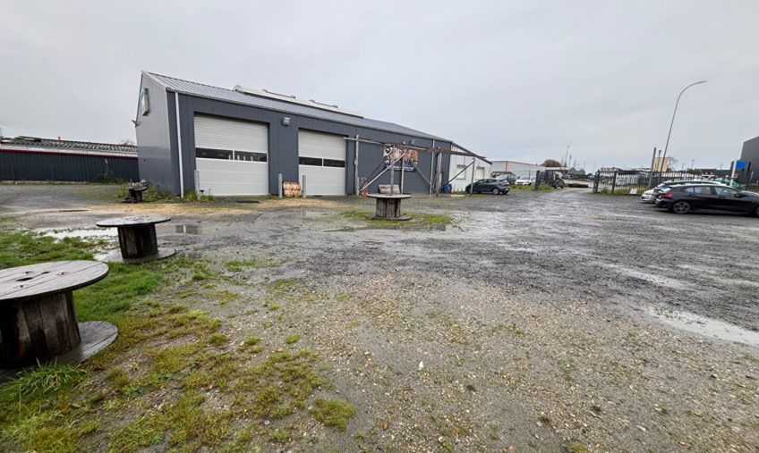 Local d&rsquo;activité Landivisiau 550 m2 - 1460