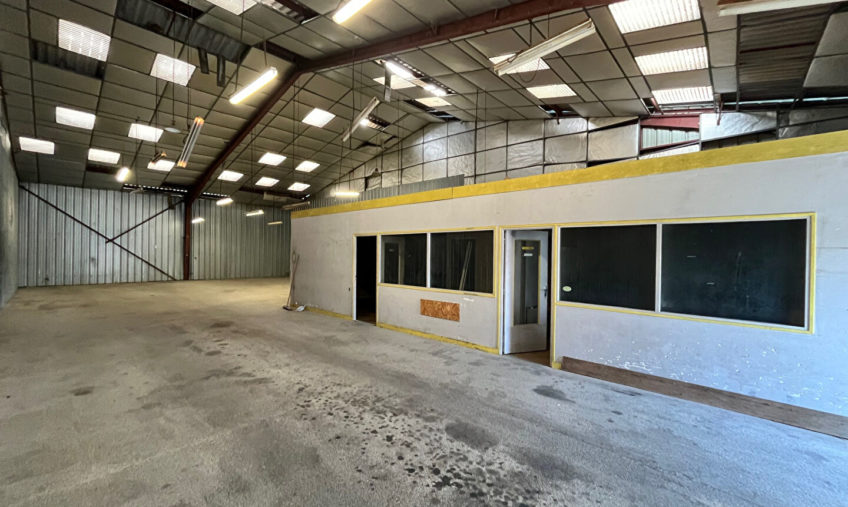 ENTREPOT GUIPAVAS KERGARADEC A LOUER - 1531