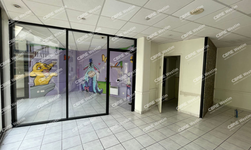 A LOUER LOCAL COMMERCIAL - 1555