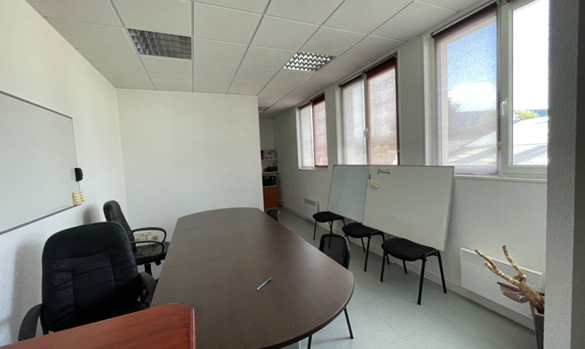 A LOUER PLATEAU DE BUREAU - 1589