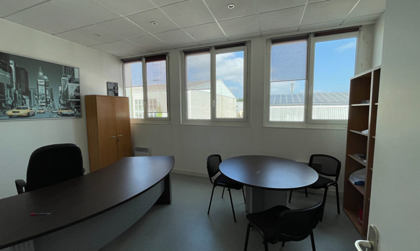 A LOUER PLATEAU DE BUREAU - 1589