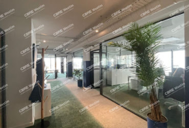 A LOUER – BUREAUX  – PORT DE COMMERCE – RARE