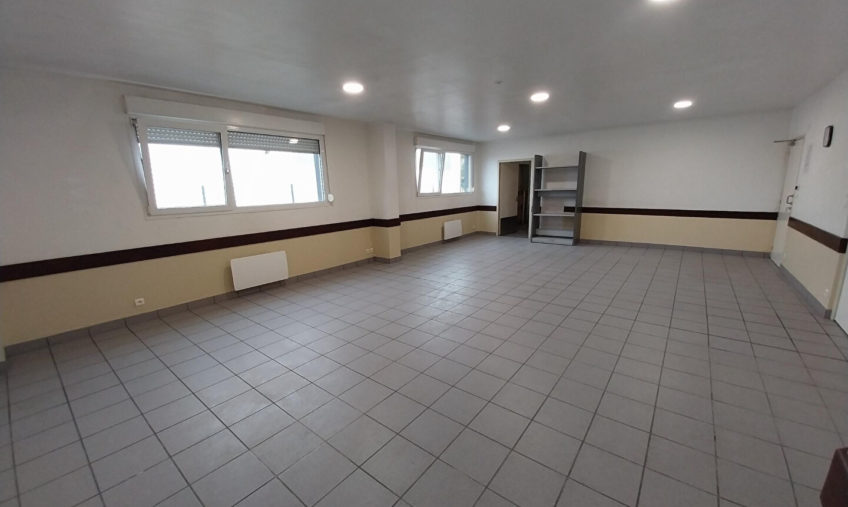 A LOUER – BREST PORT DE COMMERCE – ZONE PORTUAIRE – BUREAUX DE 211 M2 - 1676