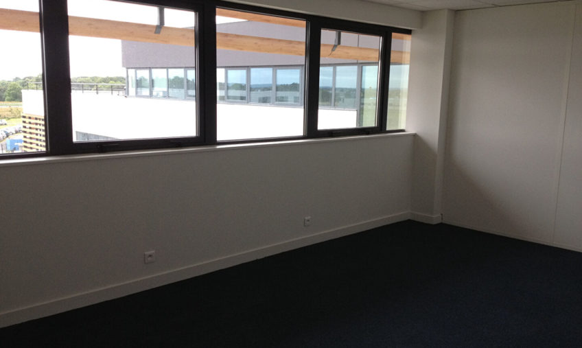 A LOUER – GUIPAVAS AEROPORT – BUREAU DE 20 M² - 1605