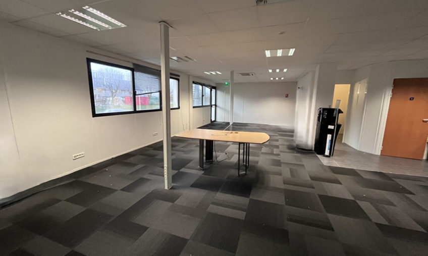 A VENDRE / A LOUER – GOUESNOU KERGARADEC – BUREAUX DE 188 M² - 1685