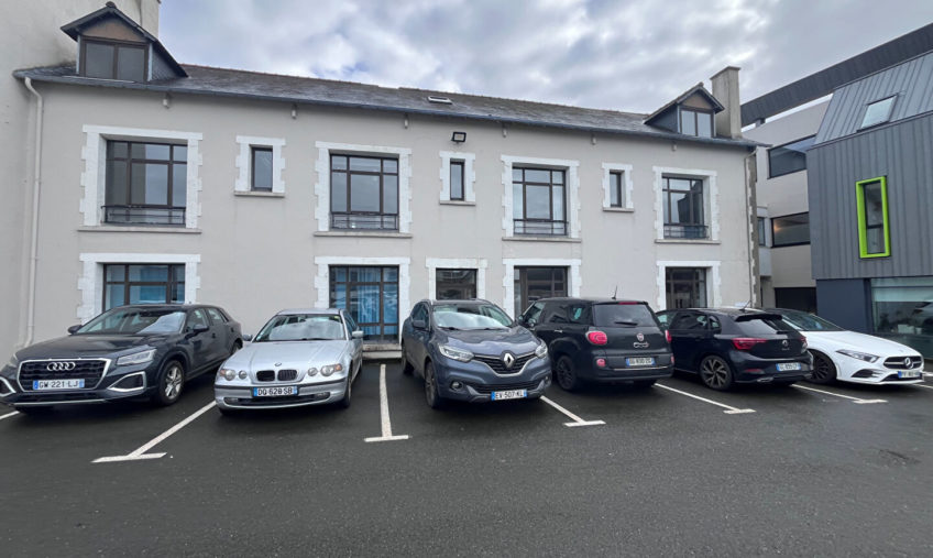 A LOUER – LANDERNEAU – PLATEAU DE BUREAUX DE 100 M² - 1702