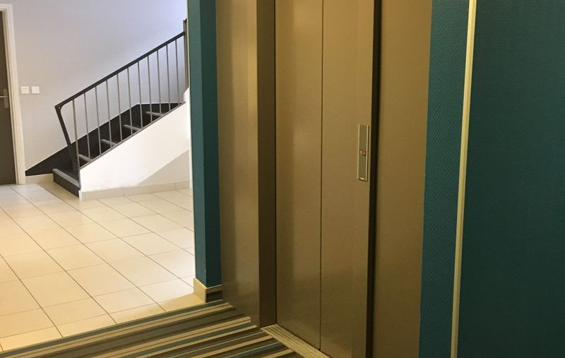 BUREAUX DE 67 M² – BREST KERGARADEC – A LOUER - 1720