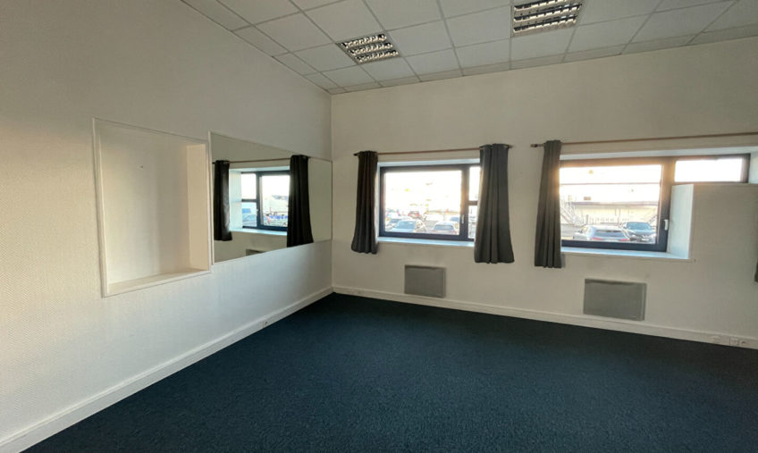 A LOUER BUREAU – Port de commerce VUE MER - 1244