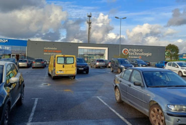 LOCAL COMMERCIAL GUILERS A LOUER