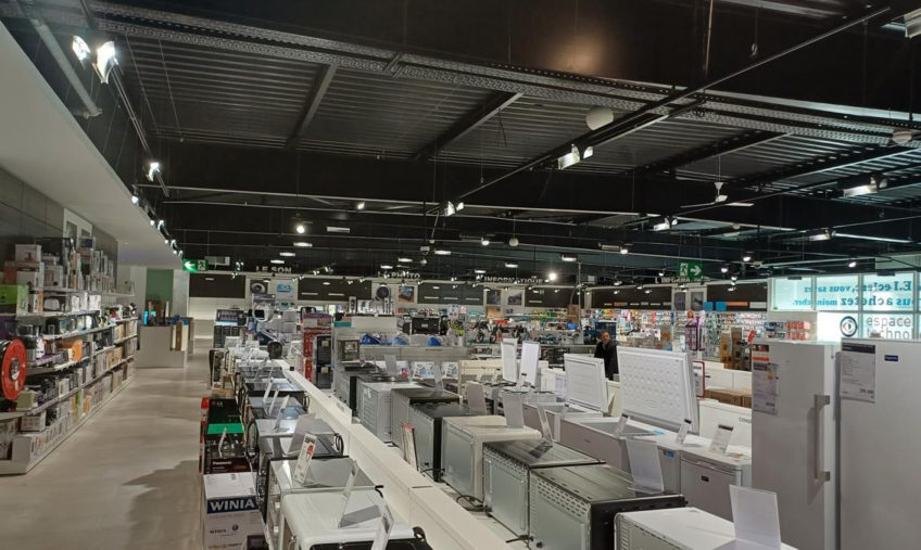 LOCAL COMMERCIAL GUILERS A LOUER - 1269