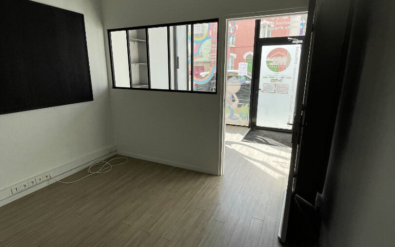 LOCAL COMMERCIAL BREST PROCHE JAURES A VENDRE - 1515