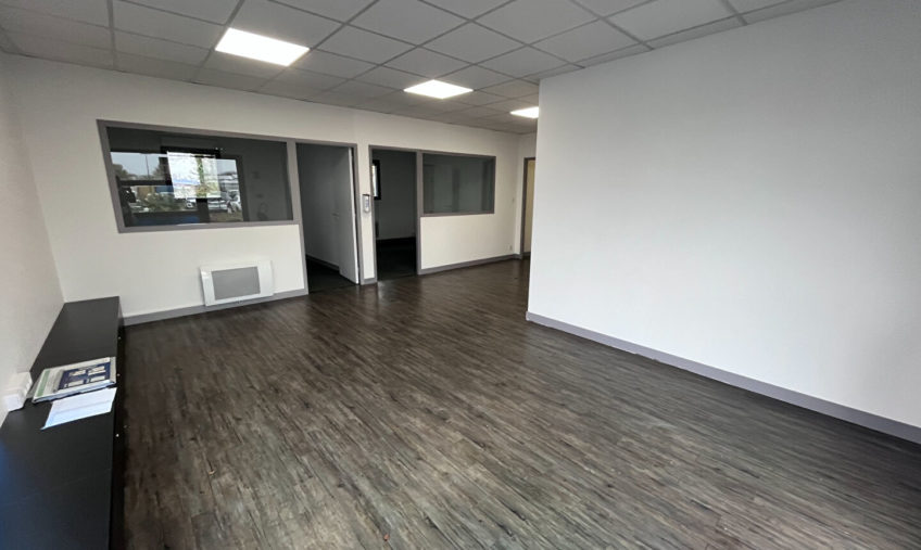 A LOUER –  GOUESNOU KERGARADEC – BUREAUX DE 251 M2 - 1611