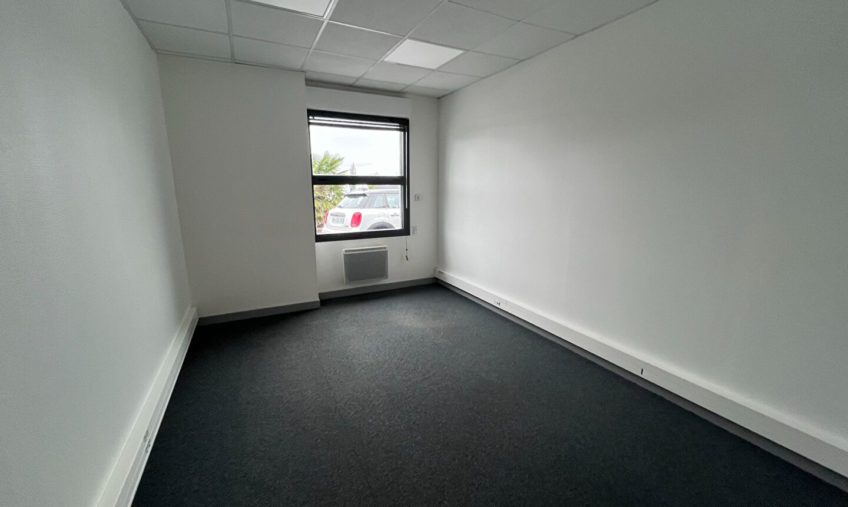 A LOUER –  GOUESNOU KERGARADEC – BUREAUX DE 251 M2 - 1611